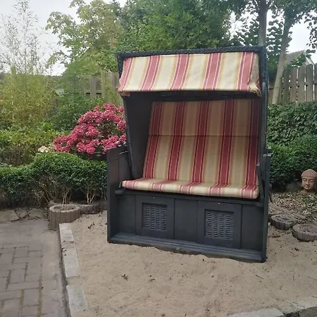 With 3 Bedrooms Lejlighed *