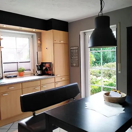 With 3 Bedrooms Lejlighed *