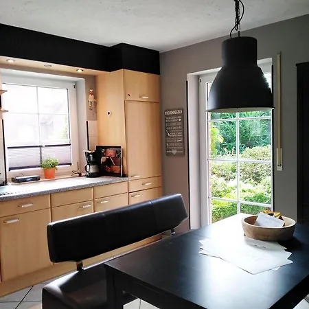With 3 Bedrooms Apartman