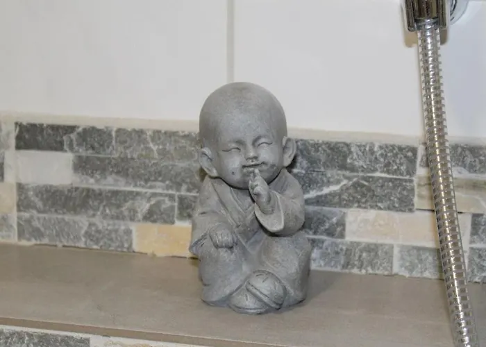 Apartament With 3 Bedrooms *